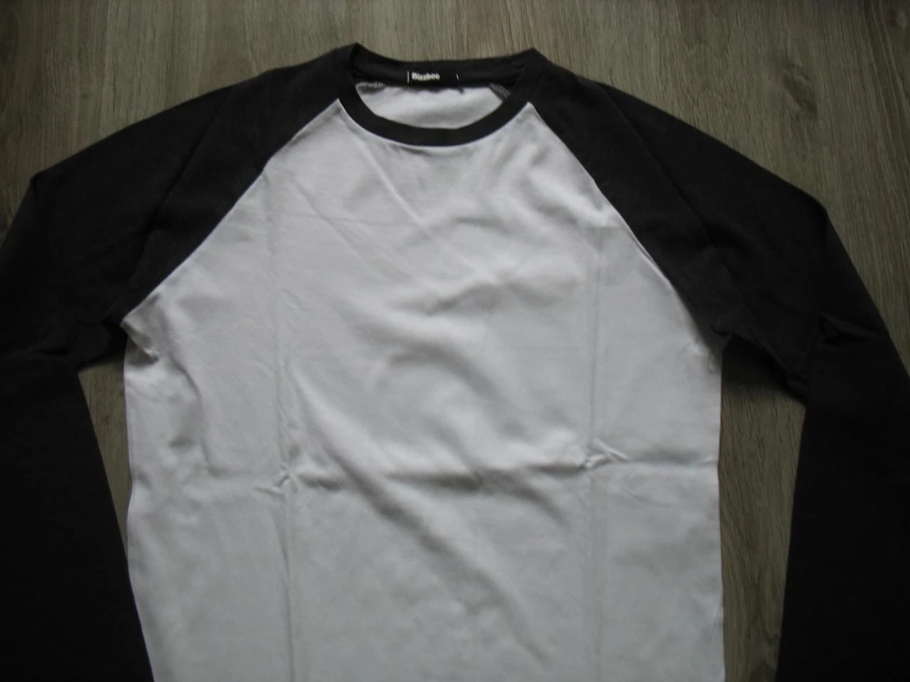CAMISETA ML BRANCA E PRETA CHINA - BIZZBEE - TAMANHO XS - n°01 – photo 2
